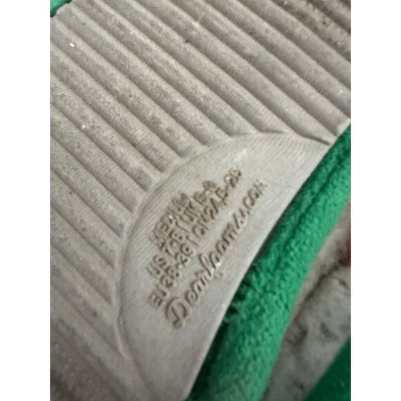 Deerfoam Official Cookie Tested size medium slippers - Picture 9 of 9